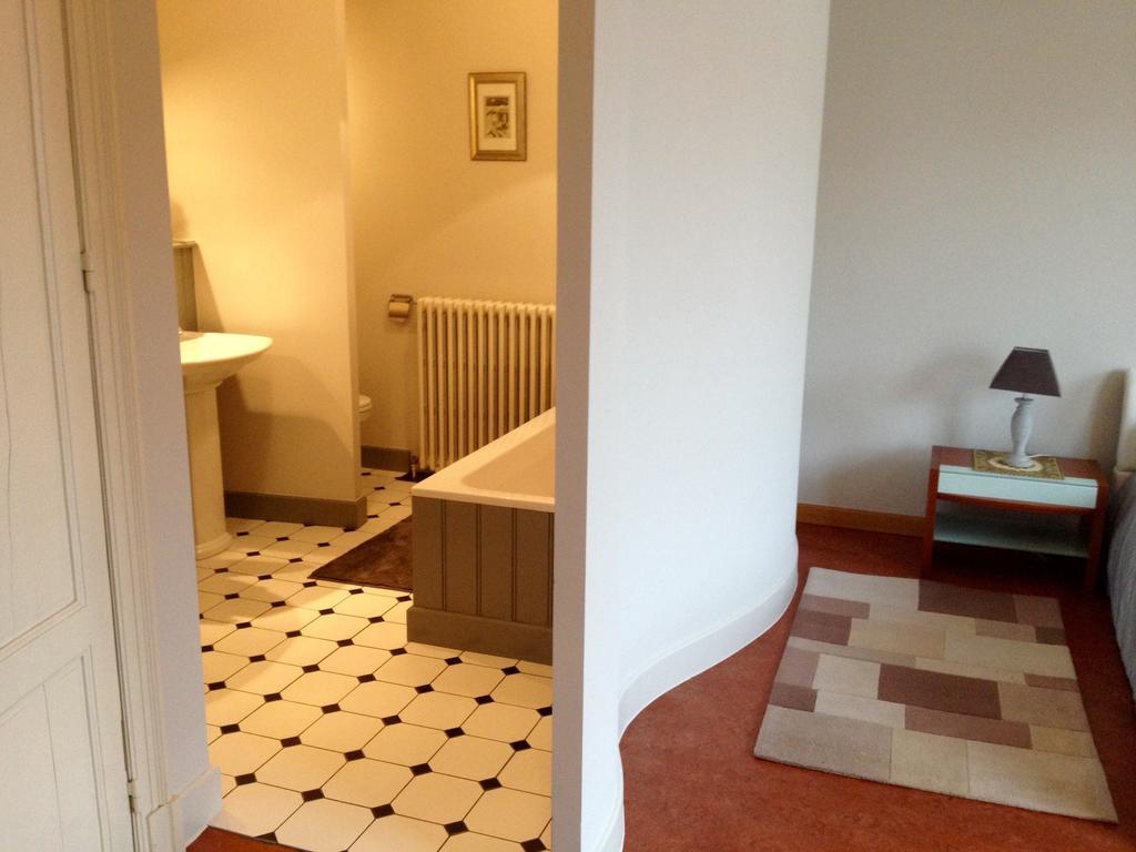 Charming House On The Canal Vakantiehuis Brugge